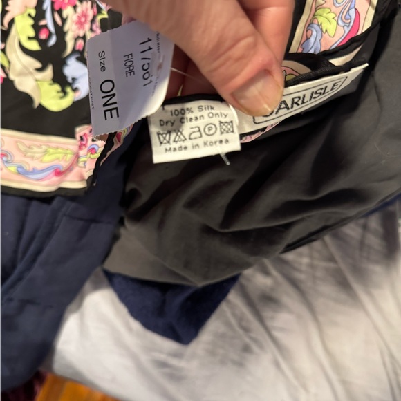 New Sk Scarf - Picture 3 of 3